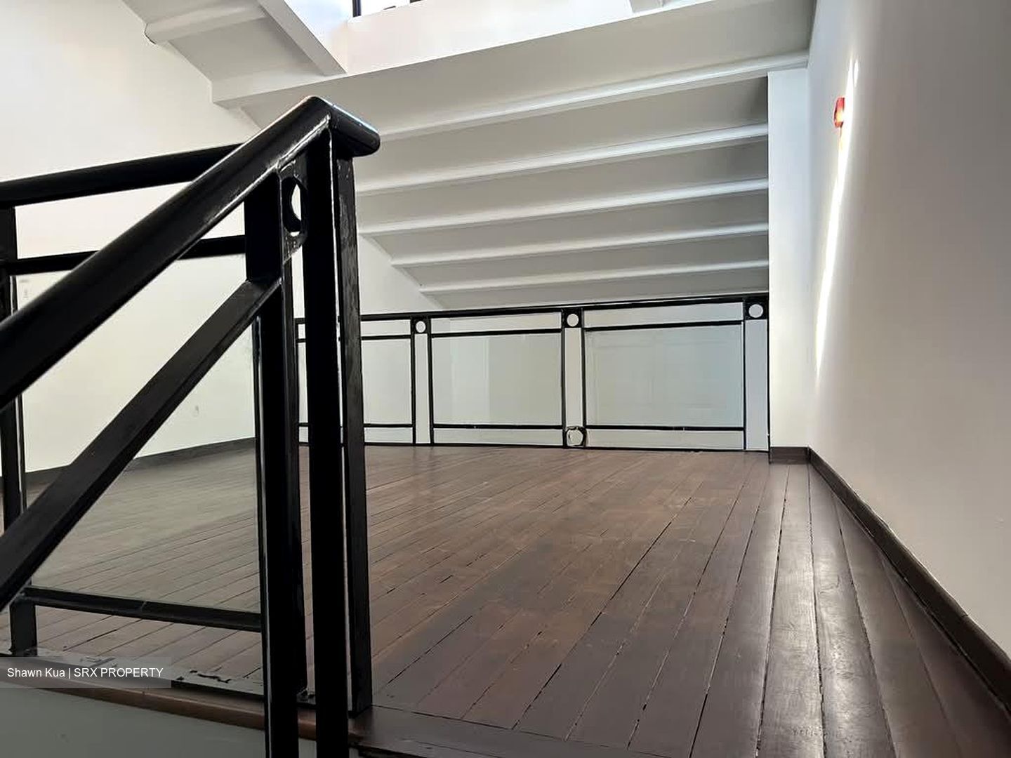 Jalan Pisang (D7), Office #578550471